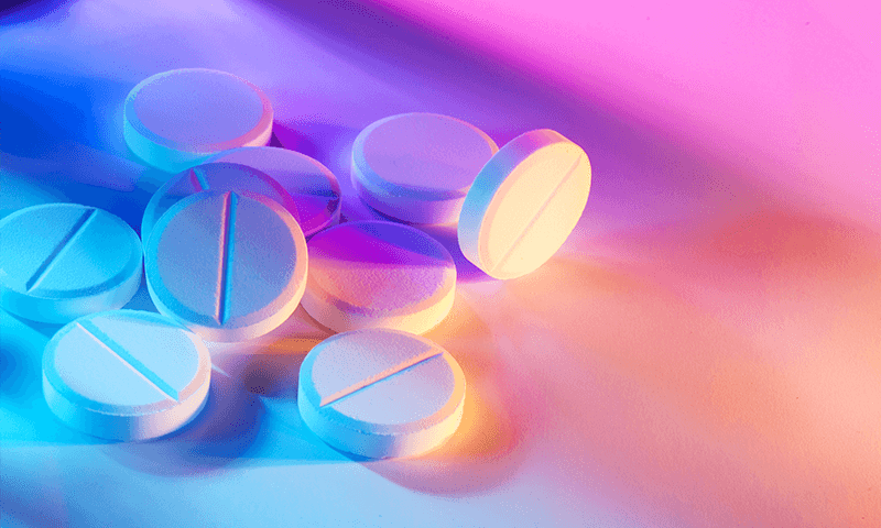 Bunte Modafinil-Tabletten